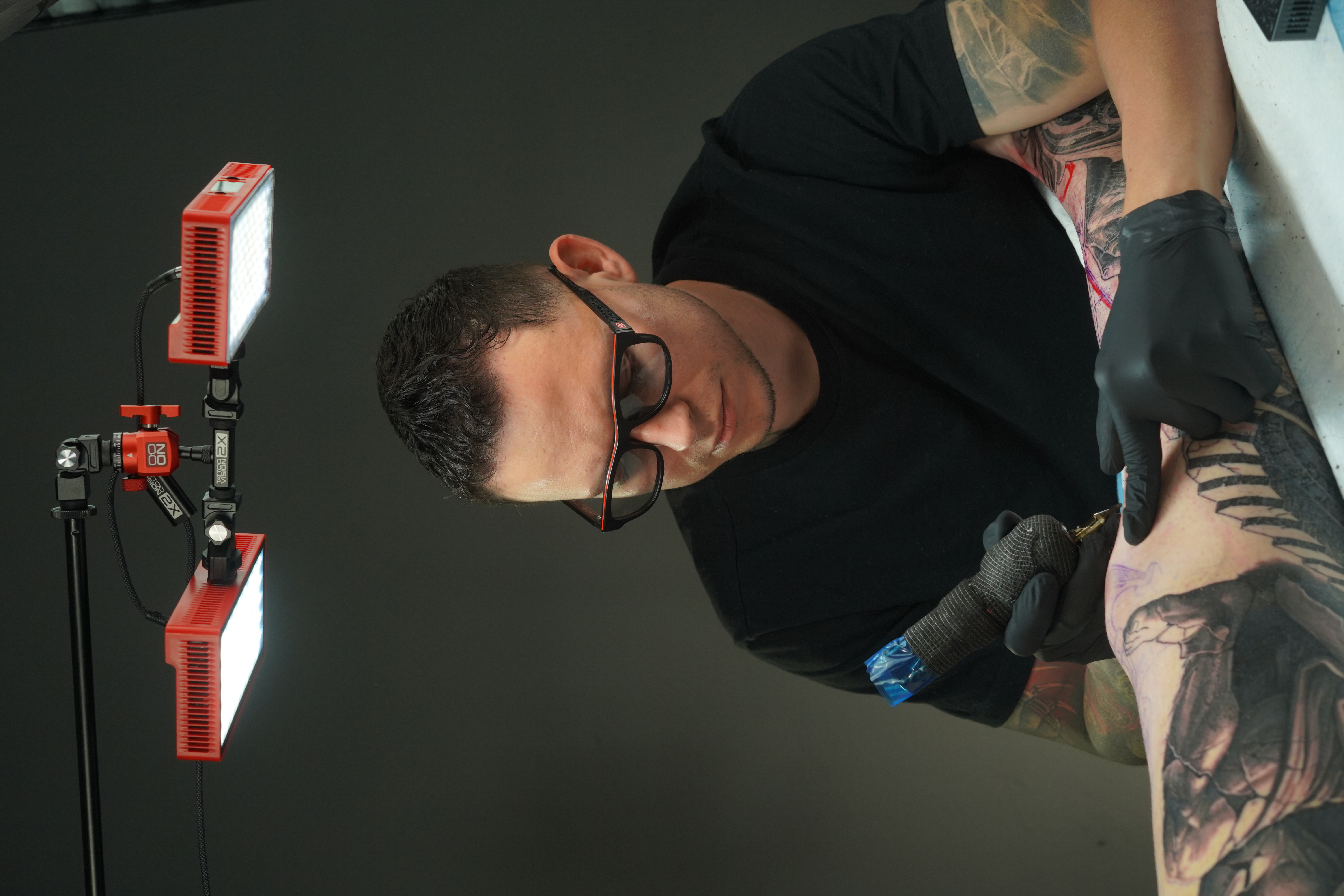 Hernán Yepes trabajando